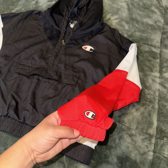 Champion Windbreaker Track Jacket Women's Large Red Black Kangaroo Pocket Hooded - Picture 8 of 10